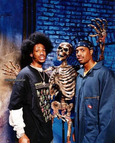 The Vault [circa 90s - 00s] on Instagram: “Scary Movie was real good! until “they” stole it from the wayans and made subpar great value sequels 😩” Shawn Wayans, Dope Movie, Scary Movie 2, Disney Punk, Marlon Wayans, Scary Movie Characters, Soulja Boy, Rap Aesthetic, Scary Movie