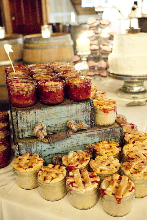 Country Wedding Theme, Rustic Wedding Desserts, Country Vibe, Wedding Theme Ideas, Country Theme Wedding, Rustic Fall Wedding, Wedding Dessert Table, Fall Wedding Decorations, Fall Wedding Colors