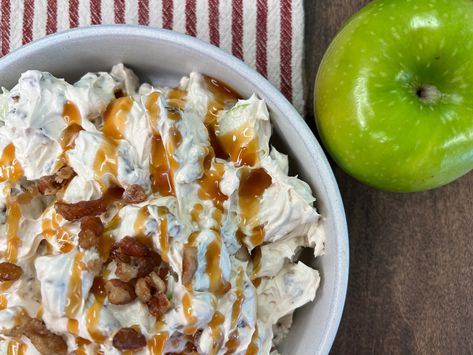 Carmel Apple Pretzel Salad, Caramel Apple Pretzel Salad, Apple Pretzels, Caramel Apple Salad, Apple Party, Fruit Dips, Pretzel Desserts, Air Fryer Recipes Appetizers, Pretzel Salad