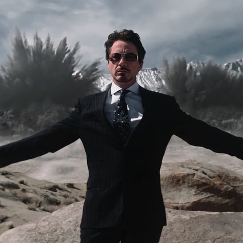 #tonystark #robertdowneyjr #RDJ #marvel #ironman #ironmanicons Tony Stark Ironman 1, Tony Stark Pfp, Marvel Pp, Iron Man Pfp, Avengers Pfp, Tony Stark Funny, Hot Avengers, Iron Man Icon, Marvel Pfp