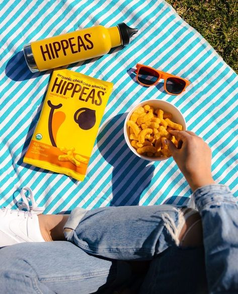 Chips Photoshoot, Snack Photoshoot, Snack Photography, Outdoor Snacks, Sun Chips, Corn Nut, Lays Chips, Packaging Snack, Snacks Saludables