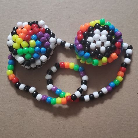 Kandi Goggles Tutorial, Kandi Goggles, Kandi Jewelry, Arcade Carpet, Kandi Inspo, Diy Kandi Bracelets, Diy Kandi, Kandi Kid, Kandi Ideas