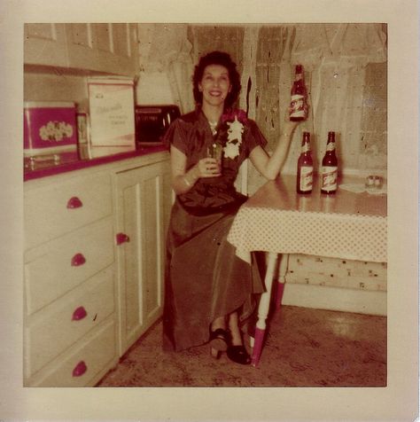 Accentuate The Positive, Schlitz Beer, Home Decor Bohemian, Retro Photo, Family Album, Vintage Party, Vintage Life, 1940s Fashion, Vintage Magazine