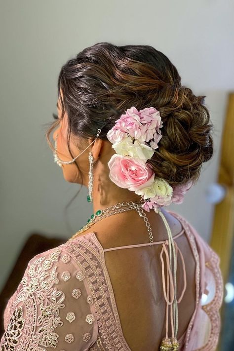 Messy Bun Hairstyles For Bride, Juda With Saree, Flower Juda Hairstyle, Wedding Braid Indian, Bridal Juda Hairstyles With Flowers, Hairstyle For Lehenga Indian Weddings, Juda Hairstyle Buns On Lehenga, Engagement Hairstyles For Bride, Juda Hairstyle Buns Saree