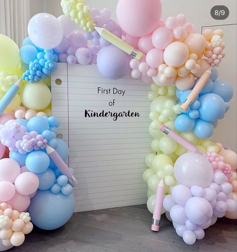 1st Day Of Kindergarten, True Thompson, Balloon Curtains, First Day Of Kindergarten, Orange Party, Clear Balloons, Khloé Kardashian, Pastel Party, Pastel Balloons