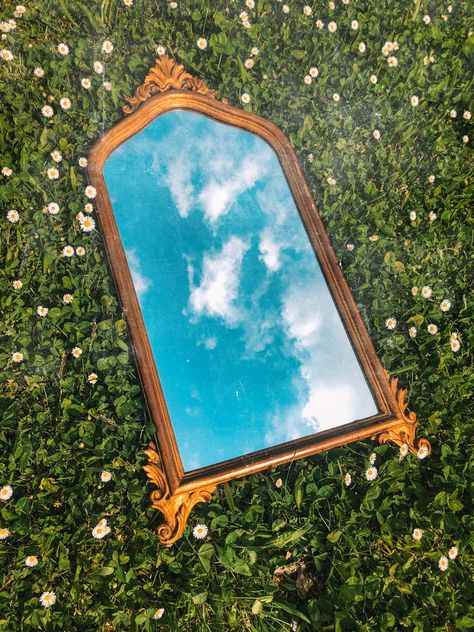 Vintage Mirror Photography, Mirror Sky Photography, Mirror On Ground, Old Mirror Aesthetic, Mirror In Nature, Mirror Aesthetic Photography, Mirror Vintage Aesthetic, Vintage Mirror Aesthetic, Grass Mirror