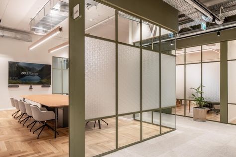 Glass Meeting Room, Office Glass Partition, Workspace Interior Design, Modern Contemporary Office, Warehouse Design, Office Meeting Room, Reeded Glass, Office Fit Out, Hospital Interior Design