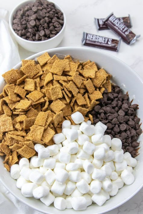 Smores Trail Mix Recipe Golden Grahams, S’mores Cereal Treats, S’mores Marshmallow Treats, Smores Marshmallow Treats, S’mores Crispy Treats, S'mores Rice Krispie Treats, S’more Treats, S’mores Krispie Treats, Golden Grams Smores