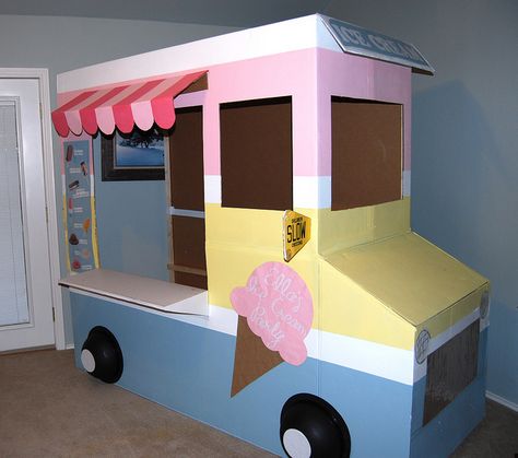 amazing ice cream party!! Diy Karton, Cardboard Play, Ice Cream Crafts, Cardboard Car, Truck Diy, Summer Party Themes, Cardboard Box Crafts, Ice Cream Birthday Party, Ice Cream Theme