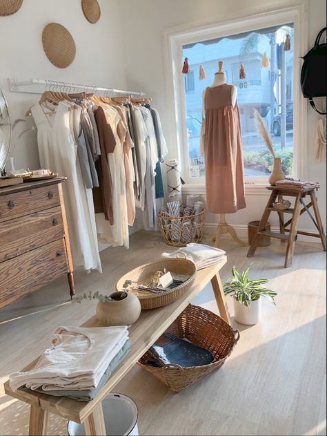 Boutique Interior Aesthetic, Beach Gift Shop, Beach Shop Design, Garage Boutique, Small Boutique Interior Design, Eco Friendly Clothes, Small Boutique Interior, Tiny Boutique, Clothing Boutique Decor