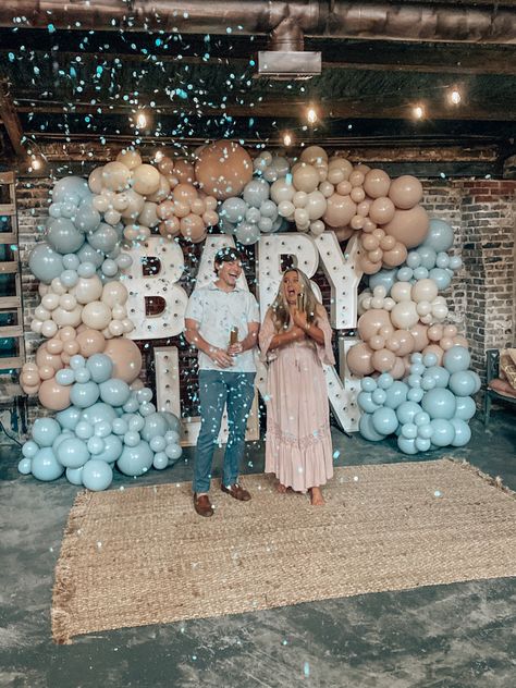 Its a boy! Boho gender reveal Reveal #genderrevealparty #genderreveal #boho #balloonarch #bohogenderreveal Foto Gender Reveal, Boho Gender Reveal, Gender Reveal Boy, Simple Gender Reveal, Gender Reveal Baby Shower Themes, Baby Gender Reveal Party Decorations, Gateau Baby Shower, Pregnancy Gender Reveal, Gender Reveal Party Theme