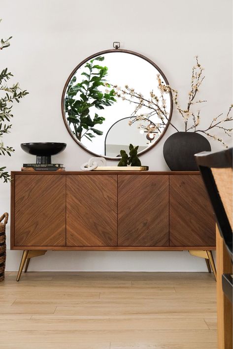 Sideboard For Entryway, Styling Sideboard Living Rooms, Side Board Decor Ideas, Side Board Decor, Modern Entryway Design, Entryway Sideboard, Mirror Sideboard, Sideboard Ideas, Sideboard Styling