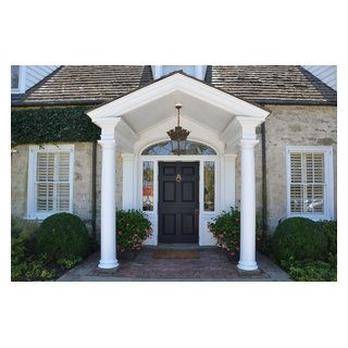 Front Entrances - Traditional - Exterior - Philadelphia - by John Neill Painting & Decorating, LLC | Houzz Front Porch Lighting Fixtures, Porch Pendant Light, Porch Ceiling Lights, Exterior Pendant Lights, Front Door Lighting, Porch Light Fixtures, Front Porch Lighting, Exterior House Remodel, Exterior Light Fixtures