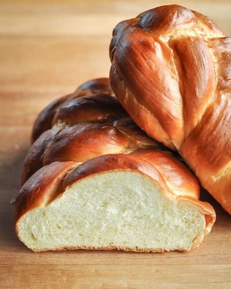 How To Make Challah Bread - Recipe | Kitchn Challah Bread Recipe, Challah Bread Recipes, Loaves Of Bread, Pane Dolce, Make French Toast, Challah Bread, Cooks Illustrated, Just Bake, Cooking Lessons