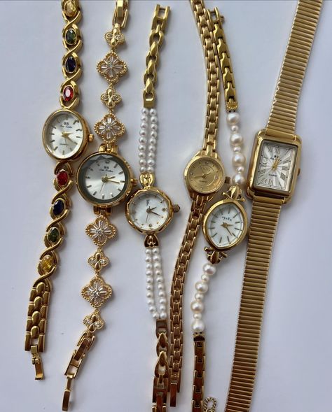 ☁️✨vintage-style gold watches☁️✨ shop link in bio! #vintage #jewelry #vintagewatch #vintageinspired #daintywatch #explore Pocket Watch Outfit Woman, Gold Bracelet Vintage, Bracelets With Watches Layering, Cute Fall Jewelry, Cool Watches Women, Cute Vintage Jewelry, Little Gold Watch, Gold Bracelet Watch, Gold Vintage Bracelets