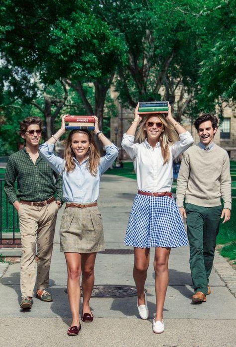 Harvard Preppy Estilo Ivy League, Ivy Look, Preppy Handbook, Preppy Mode, Adrette Outfits, Preppy Wedding, Estilo Ivy, Stile Preppy, Estilo Swag