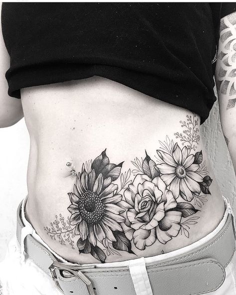 Tattoo barriga Lower Stomach Tattoos For Women, Belly Button Tattoos, Lower Belly Tattoos, Datum Tattoo, Abdomen Tattoo, Lower Stomach Tattoos, Tummy Tattoo, Button Tattoo, Stomach Tattoos Women