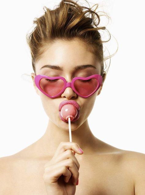 Pink Girly Photoshoot, Lolipop Photos Ideas, Hot Pink Photoshoot, Bubblegum Photoshoot, Lollipop Photoshoot, Fun Portrait Photography, Lollipop Aesthetic, Pink Editorial, City Fashion Photography