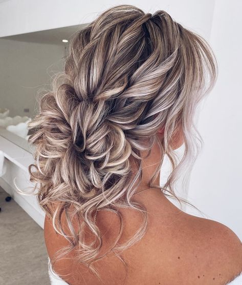 Asymmetrical Updo Wedding, Wedding Hairstyles For Bridesmaids Brown Hair, Partial Wedding Updo, Vintage Glam Hairstyles Updo, Partial Updo Wedding Hair, Loose Boho Bridal Updo, Boho Jewelry Wedding, Half Updo With Tiara, Messy Hair Updo Wedding