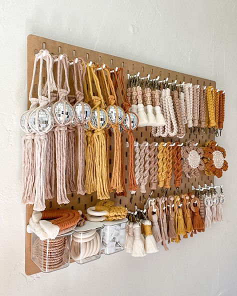 We offer a variety of handmade macrame in our shop! Our color palette was carefully chosen to represent a love for neutral vibes. You can’t go wrong with any of these options! Don’t worry, if you love bright colors over neutrals, we do offer custom orders👏🏼 Handmade with love; handle with care Macrame To Sell Ideas, Macrame Items That Sell Well, Best Selling Macrame Items, Handmade Market Ideas, Best Sellers At Craft Shows, Cute Macrame Ideas, Macrame Accessories Diy, Macrame Craft Booth, Things To Sell At Craft Fairs