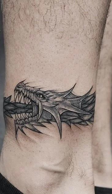 Jormungandr Tattoo, Norse Mythology Tattoo, Ouroboros Tattoo, Green Tattoos, Crazy Tattoos, Serpent Tattoo, L Tattoo, Bike Tattoos, Norse Tattoo