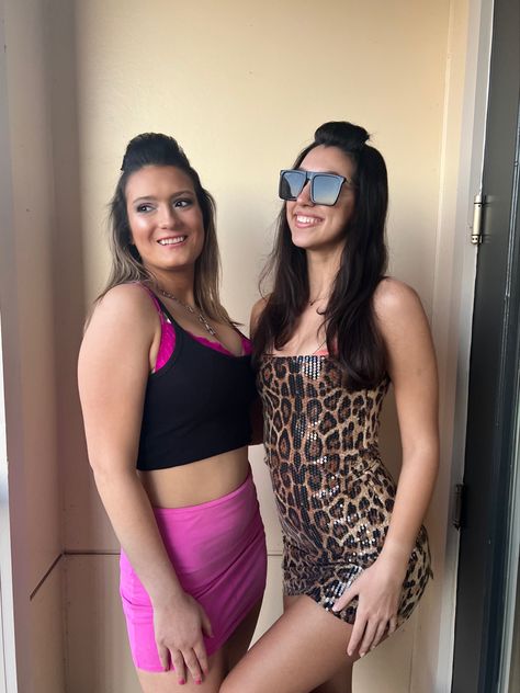 Jwoww And Snooki Costume, Jersey Shore Spirit Week, Jwow And Snooki Halloween Costume, Snookie Jersey Shore Outfits Halloween, Snooki And Jwoww Costumes Halloween, Jersey Shore Outfits Party College, Jersey Shore Outfits Ideas, Jersey Shore Outfits Party, 2000s Fashion Jersey