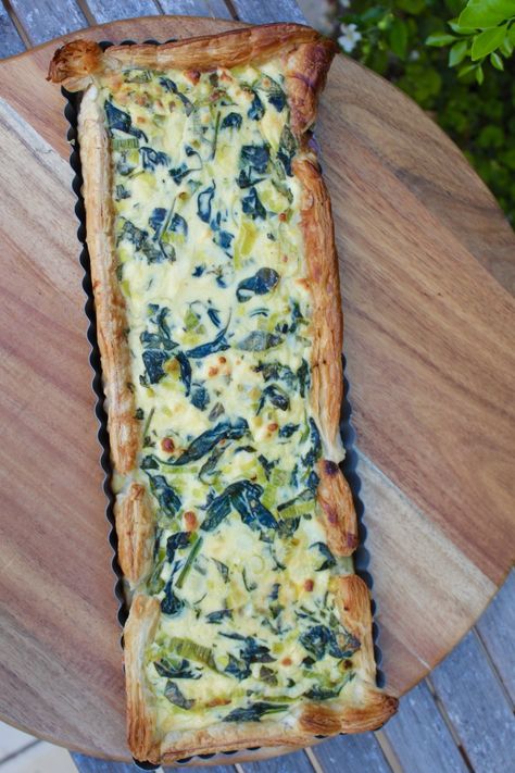 Feta Tart Recipes, Leek And Feta Quiche, Leek Puff Pastry Tart, Leek And Parmesan Pastry, Leek And Spinach Recipes, Leek Puff Pastry, Leek Tart Recipe, Spinach Leek, Feta Tart