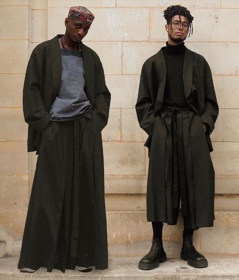 Samurai Inspired Outfit Men, Hakama Pants Outfit Men, Kimono Outfit Men Street Styles, Balloon Trousers Outfit, Esoteric Clothes, Japanese Male Fashion, Avant Garde Mens Fashion, Nonbinary Outfits, Samurai Fashion