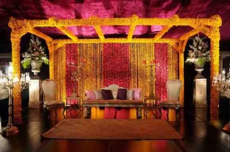 wedding stage Asian Wedding Themes, Mehndi Stage Decor, Pakistani Wedding Stage, Mehndi Stage, Mendhi Decor, Mehendi Decor Ideas, Pakistan Wedding, Wedding Stage Decor, Desi Wedding Decor