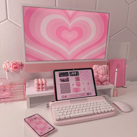 SJ • my pink desk space 🎀 | Happy Pink Wednesday! 🎀 Hope everyone has a great day. 💕 ˚˖୨🎀୧˖˚ What’s on my desk: ˚˖୨🎀୧˖˚ Wallpaper: @mollandslane Computer: @apple… | Instagram Pink Teacher Desk, Pink Computer Aesthetic, Computer Set Up, Cute Computer Desk, Pink Imac, Pink Desk Setup, Pink Organization, Pink Cute Wallpaper, Imac 2021