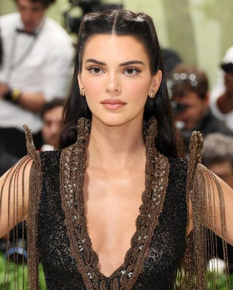 Kendall Jenner Met, Kendall Jenner Met Gala, Kendall Jenner Hair, Kendall Jenner Photos, Celebrity Closet, Kendall Style, Peinados Recogidos, The Met Gala, I Am In Love