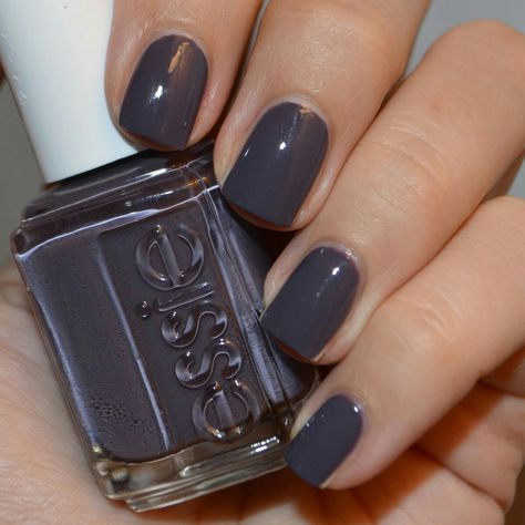 Essie - Winning Streak dark purple with a greyish tone Best Dark Nail Polish For Fair Skin, Greyish Purple Nails, Essie Winning Streak, Nail Polish Colors Winter, Essie Purple Nail Polish, Essie Nail Polish Colors, Winter Nail Polish, Trendy Nail Polish, Popular Nail Colors