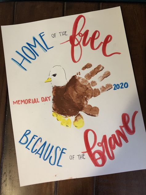 Aunt Footprint Art, Memorial Day Daycare Crafts, Red White And Blue Handprint Art, Infant Preschool Crafts, Sunshine Handprint Craft, Labor Day Baby Crafts, Veterans Day Footprint Art, Memorial Day Baby Crafts, Memorial Day Projects For Toddlers