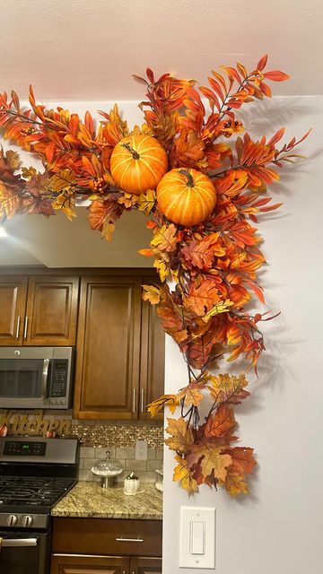 Fall Garland Ideas Mantles, Fall Garland On Curtain Rod, Fall Door Archway, Fall Decor Doorway, Fall Bay Window Decor Ideas, Fall Mirror Decor, Fall Table Runner Decor, Thanksgiving Window Display, Fall Tree Ideas