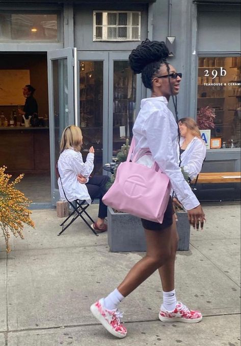 Large Telfar Bag Travel, Pool Blue Telfar Bag Outfit, Lavender Telfar Bag Outfit, Pink Telfar Outfit, Hot Pink Telfar Bag, Pink Telfar Bag Outfit, Telfer Bag, Telfar Outfit, Pink Telfar Bag