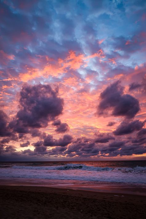 Cloudy Sky Photo, Cloudy Sunset Sky, Sunset Reference Photo, Cloudy Sunset Aesthetic, Cloud Spotting, Sunset Sky Photography, Cloud Pictures, Hms Pinafore, Cloud Sunset