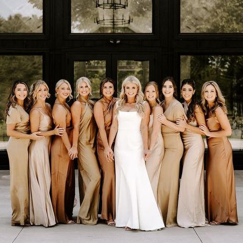 Bridesmaid Dresses With Maid Of Honor Different Color, Different Color Nude Bridesmaid Dresses, Different Shades Of Gold Bridesmaids, Tan Champagne Bridesmaid Dresses, Champagne Brown Bridesmaid Dresses, Metallic Bridal Party, Gold Or Champagne Bridesmaid Dress, Copper Champagne Bridesmaid Dresses, Two Toned Bridesmaid Dresses