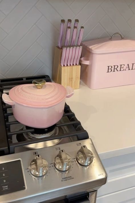 Cute Small Kitchen Ideas Pink, Girly Kitchen Appliances, Cute Girly Kitchen, Astetic Kitchens, Pink Dishes Aesthetic, Pink House Decor Aesthetic, My Own Home Aesthetic, Light Pink Apartment Decor, Aesthetic Pink Apartment