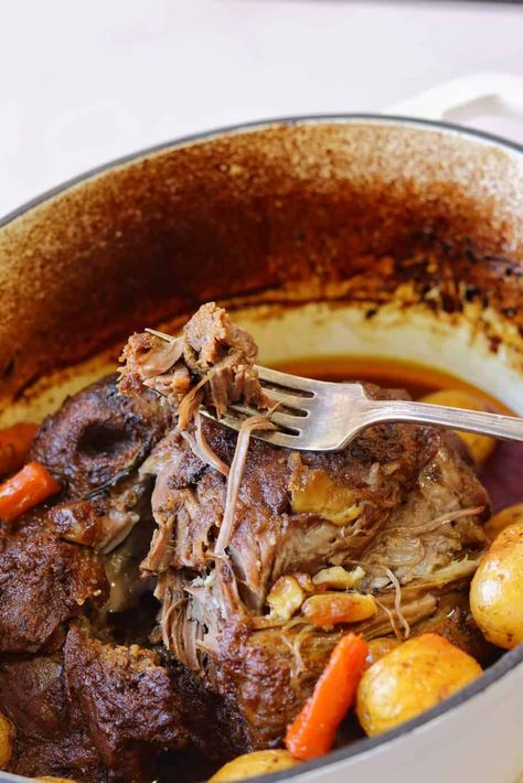 Boneless Lamb Leg Recipe Crockpot, Leg Of Lamb Roast Boneless Dutch Oven, Dutch Oven Leg Of Lamb, Leg Of Lamb Recipes Dutch Oven, Best Lamb Leg Recipes, Lamb Boneless Leg Recipes, Lamb Leg Boneless Roast Recipe, Slow Cooker Boneless Leg Of Lamb, Boneless Leg Of Lamb Recipes Dutch Oven