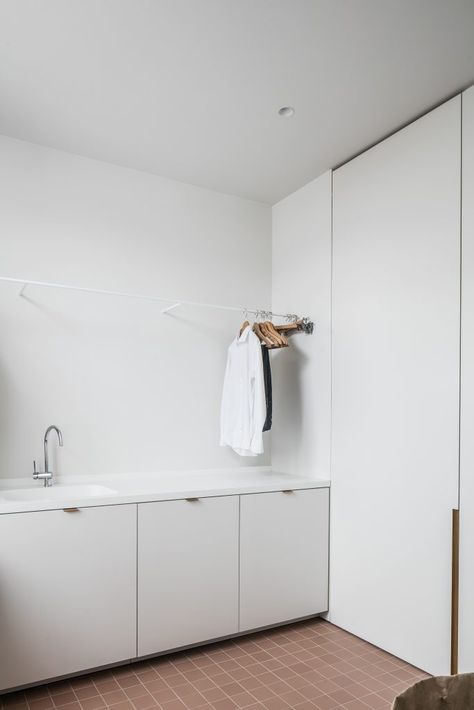 Apartment M Antwerpen 2018 - Deco-lust Decontamination Room, Minimal Laundry Room, Apartment Laundry Room, Barn Conversion Interiors, Laundry Space, Interesting Interiors, Timeless Architecture, Laundry Room Inspiration, Laundry Closet