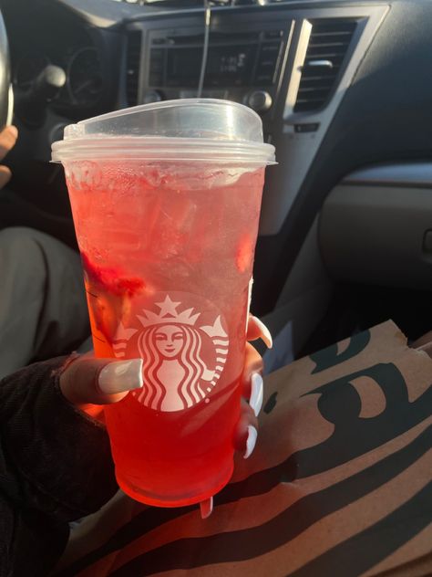 Strawberry Asi Refresher, Starbucks Strawberry Acai Refresher Aesthetic, Starbucks Drinks Acai Refresher, Starbucks Refreshers Aesthetic, Strawberry Refresher Aesthetic, Strawberry Acid Refresher Starbucks, Strawberry Refresher Starbucks, Strawberry Acai Refresher Starbucks, Strawberry Açai Refresher