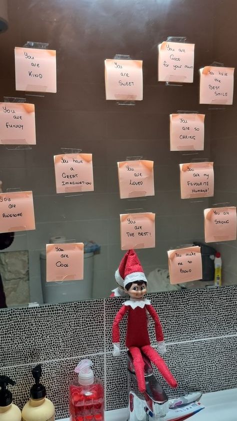 Napkin Folding Ideas, Kindness Elves, Thanksgiving Aesthetic, Funny Elf On The Shelf, Elf Ideas Easy, Paper Napkin Folding, Elf Games, Napkin Folds, Easy Elf