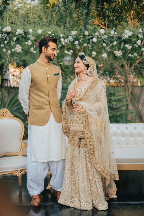 Gorgeous Wedding Of A Cricket Presenter In The Most Stunning Bridal Outfits | WedMeGood Pakistani Bridal Dresses Online, Nikah Outfit, Nikah Dress, Pengantin India, Desi Wedding Dresses, Couple Wedding Dress, Nikkah Dress, Asian Bridal Dresses, Asian Wedding Dress