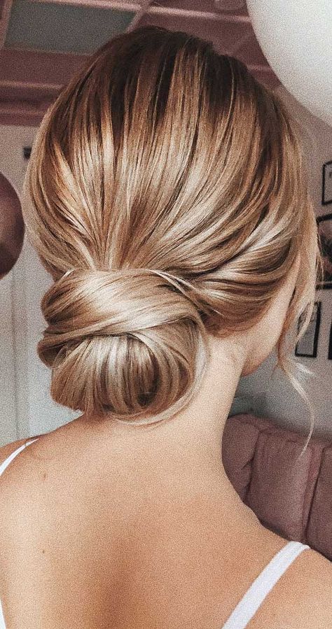 Chic Updo Hairstyles, Classic Updo Hairstyles, Hair Plait, Plait Styles, Chic Updo, Updo Easy, Hairstyles Anime, Hairstyles School, Anime Hairstyles