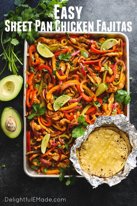 Chicken Fajitas Sheet Pan Recipe, Sheet Pan Dinners Healthy, Oven Fajitas, Sheet Pan Chicken Fajitas, Baked Chicken Fajitas, Pan Chicken Fajitas, Sheet Pan Chicken, Healthy Chicken Dinner, Simple Chicken