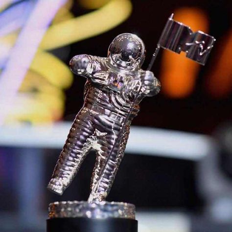 One of music's biggest nights is almost here! The 2022 MTV VMAs are set to go down this weekend--and E! News has everything you need to know ahead of the highly anticipated night,... Sebastian Maniscalco, Mtv Awards, Kane Brown, Global Icon, Ll Cool J, Big Night, Red Carpet Event, Janet Jackson, Comedy Central