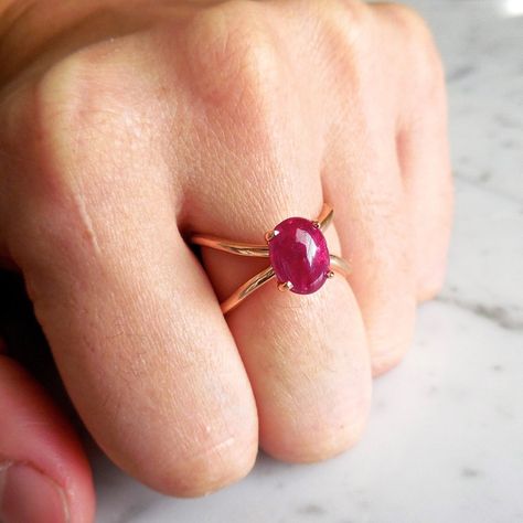 Ring With Stone Design, Rose Gold Ruby Ring Oval, Ring Stone Design, Gold Ring With Ruby, Ruby Gold Ring, Oval Ruby Ring, Ruby Ring Designs, Stone Ring Design, Ring With Ruby