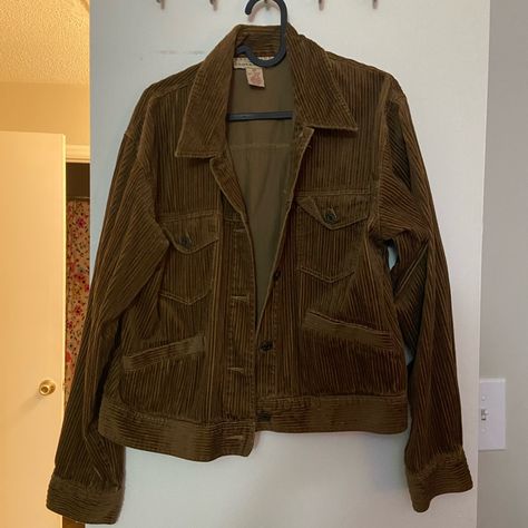 Size Large Brown Corduroy Style Jacket With Pockets On The Sides And Buttons. Brand Telluride Clothing Co. Never Worn But Thrifted. Cordory Jacket Outfits, Brown Jacket Outfit, Fall Thrift, Thrift Board, 80s Clothes, Seasonal Outfits, Brown Corduroy Jacket, Thrift Inspo, Oc Outfits