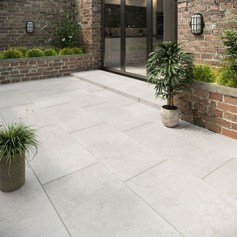 Refresh your outdoor floors with these elegant stone effect Mineral Shell Porcelain Tiles, a stylish light beige toned tile perfect for brightening up your patio. Outdoor Tiles Floor, Limestone Patio, Terrace Tiles, Outdoor Porcelain Tile, Porch Tile, Outdoor Paving, Patio Steps, Patio Slabs, Garden Tiles