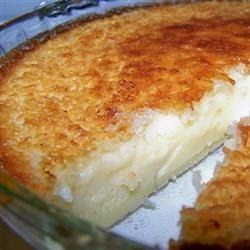 Magic Crust Custard Pie - Cook'n is Fun - Food Recipes, Dessert, & Dinner Ideas Impossible Coconut Pie, Impossible Pie, Pie Tin, Coconut Pie, Coconut Cream Pie, Custard Pie, Delish Recipes, Piece Of Cake, Pie Dessert